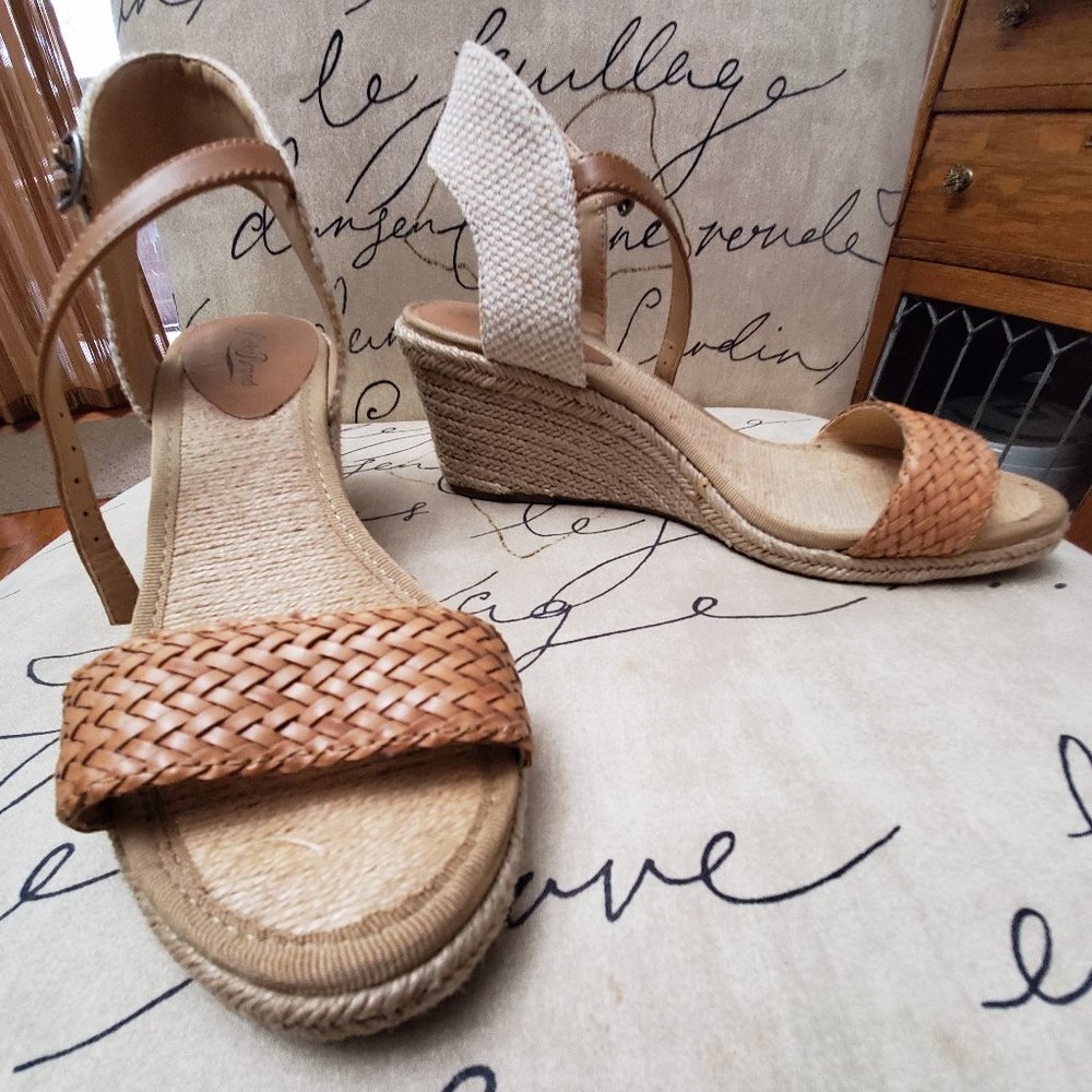 Lucky Brand Wedge Sandals
